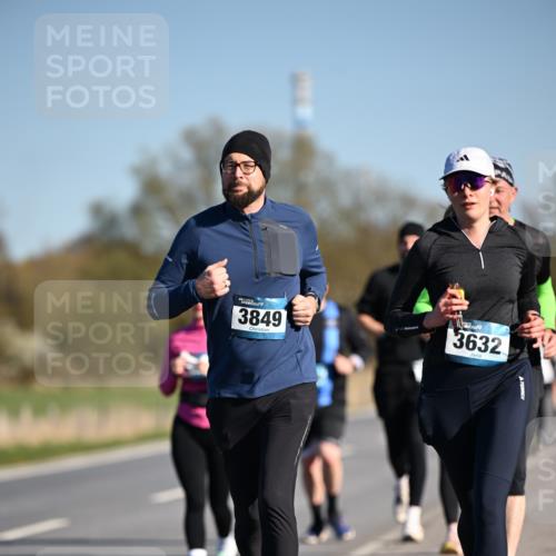06.04.2025 - 44. Internationalen Wilhelmsburger Insellauf Dr. Thomas Lammeyer http://msf.ph/oto/7565191 06.04.2025 09:40:21 Laufen 3849, 3632 meine-sportfotos.de