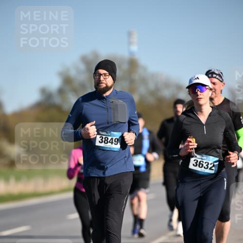 06.04.2025 - 44. Internationalen Wilhelmsburger Insellauf Dr. Thomas Lammeyer http://msf.ph/oto/7565194 06.04.2025 09:40:21 Laufen 3849, 3632 meine-sportfotos.de