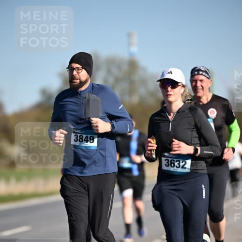 06.04.2025 - 44. Internationalen Wilhelmsburger Insellauf Dr. Thomas Lammeyer http://msf.ph/oto/7565201 06.04.2025 09:40:22 Laufen 3849, 3632 meine-sportfotos.de