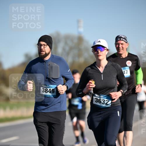 06.04.2025 - 44. Internationalen Wilhelmsburger Insellauf Dr. Thomas Lammeyer http://msf.ph/oto/7565205 06.04.2025 09:40:22 Laufen 3849, 3632, 47 meine-sportfotos.de