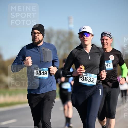 06.04.2025 - 44. Internationalen Wilhelmsburger Insellauf Dr. Thomas Lammeyer http://msf.ph/oto/7565208 06.04.2025 09:40:22 Laufen 3849, 3632, 47 meine-sportfotos.de
