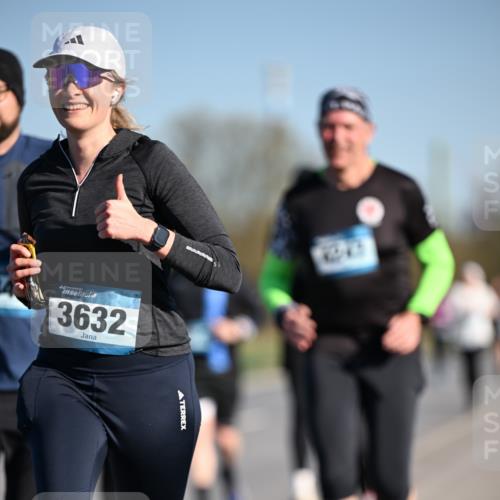 06.04.2025 - 44. Internationalen Wilhelmsburger Insellauf Dr. Thomas Lammeyer http://msf.ph/oto/7565227 06.04.2025 09:40:23 Laufen 44, 3632, 104 meine-sportfotos.de