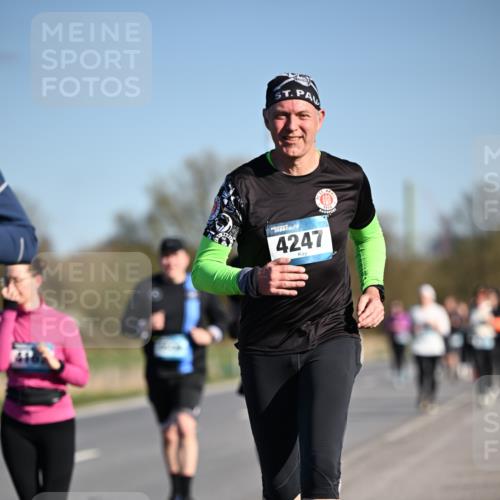 06.04.2025 - 44. Internationalen Wilhelmsburger Insellauf Dr. Thomas Lammeyer http://msf.ph/oto/7565231 06.04.2025 09:40:24 Laufen 4247, 1910, 63 meine-sportfotos.de