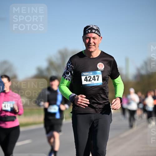 06.04.2025 - 44. Internationalen Wilhelmsburger Insellauf Dr. Thomas Lammeyer http://msf.ph/oto/7565233 06.04.2025 09:40:24 Laufen 4247 meine-sportfotos.de