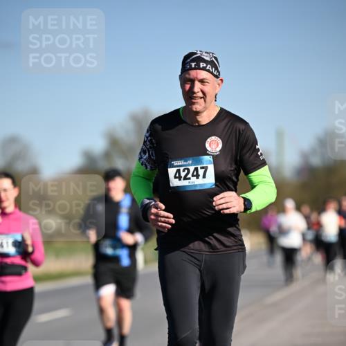 06.04.2025 - 44. Internationalen Wilhelmsburger Insellauf Dr. Thomas Lammeyer http://msf.ph/oto/7565236 06.04.2025 09:40:24 Laufen 135, 4247, 7910 meine-sportfotos.de