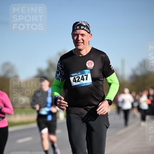 06.04.2025 - 44. Internationalen Wilhelmsburger Insellauf Dr. Thomas Lammeyer http://msf.ph/oto/7565242 06.04.2025 09:40:25 Laufen 1910, 4247, 935 meine-sportfotos.de