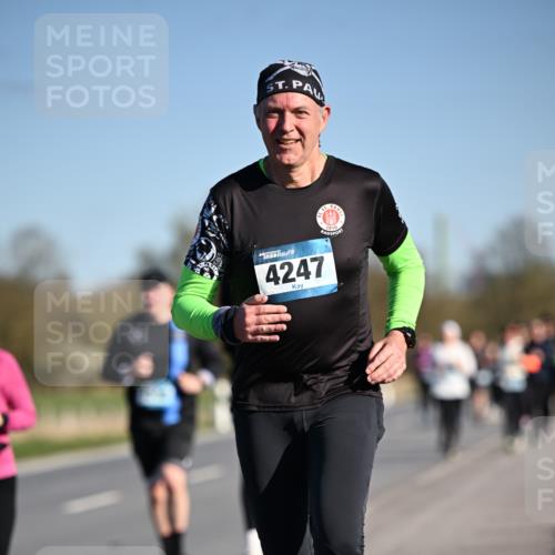 06.04.2025 - 44. Internationalen Wilhelmsburger Insellauf Dr. Thomas Lammeyer http://msf.ph/oto/7565245 06.04.2025 09:40:25 Laufen 4247, 1910 meine-sportfotos.de