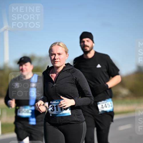 06.04.2025 - 44. Internationalen Wilhelmsburger Insellauf Dr. Thomas Lammeyer http://msf.ph/oto/7565257 06.04.2025 09:40:28 Laufen 311, 4451 meine-sportfotos.de