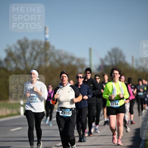 06.04.2025 - 44. Internationalen Wilhelmsburger Insellauf Dr. Thomas Lammeyer http://msf.ph/oto/7565274 06.04.2025 09:40:35 Laufen 3662, 4355, 3194 meine-sportfotos.de