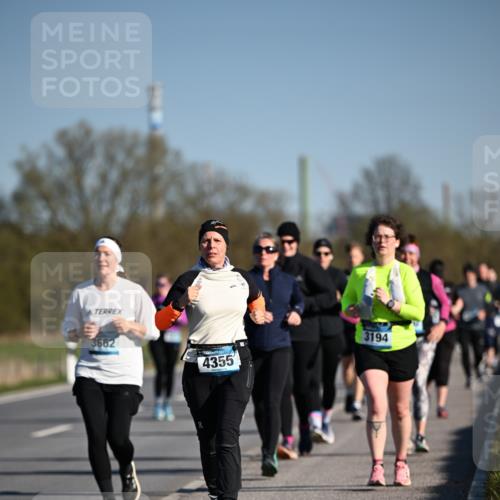 06.04.2025 - 44. Internationalen Wilhelmsburger Insellauf Dr. Thomas Lammeyer http://msf.ph/oto/7565275 06.04.2025 09:40:35 Laufen 3662, 4355, 3194 meine-sportfotos.de