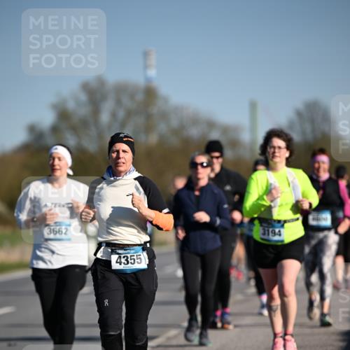 06.04.2025 - 44. Internationalen Wilhelmsburger Insellauf Dr. Thomas Lammeyer http://msf.ph/oto/7565303 06.04.2025 09:40:36 Laufen 3662, 4355, 3194 meine-sportfotos.de
