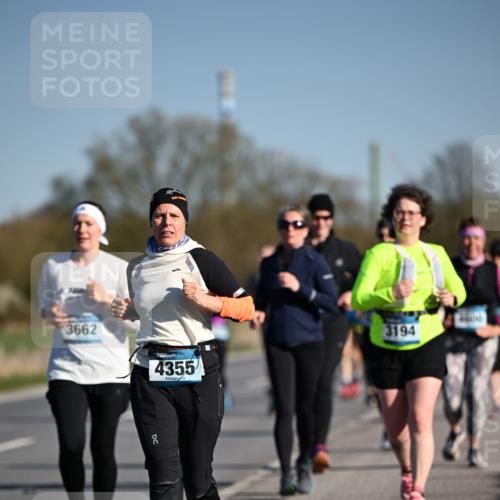06.04.2025 - 44. Internationalen Wilhelmsburger Insellauf Dr. Thomas Lammeyer http://msf.ph/oto/7565306 06.04.2025 09:40:36 Laufen 3662, 4355, 3194 meine-sportfotos.de
