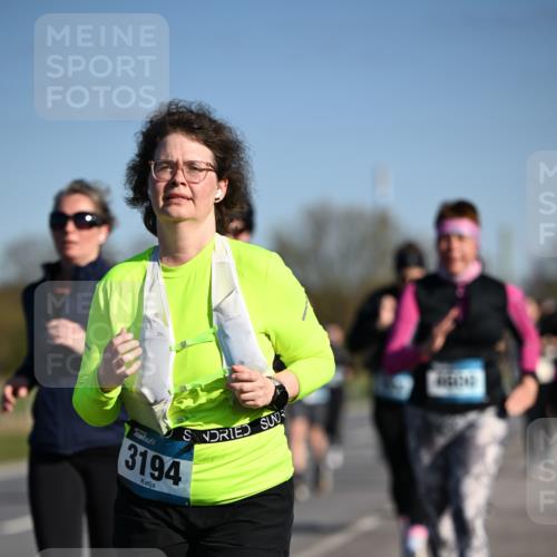 06.04.2025 - 44. Internationalen Wilhelmsburger Insellauf Dr. Thomas Lammeyer http://msf.ph/oto/7565382 06.04.2025 09:40:42 Laufen 3194 meine-sportfotos.de