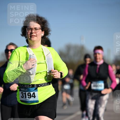 06.04.2025 - 44. Internationalen Wilhelmsburger Insellauf Dr. Thomas Lammeyer http://msf.ph/oto/7565386 06.04.2025 09:40:42 Laufen 3194 meine-sportfotos.de