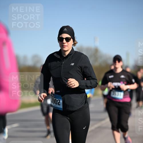 06.04.2025 - 44. Internationalen Wilhelmsburger Insellauf Dr. Thomas Lammeyer http://msf.ph/oto/7565424 06.04.2025 09:40:45 Laufen 3902, 52031, 3631 meine-sportfotos.de