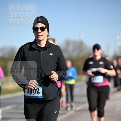 06.04.2025 - 44. Internationalen Wilhelmsburger Insellauf Dr. Thomas Lammeyer http://msf.ph/oto/7565434 06.04.2025 09:40:45 Laufen 3902 meine-sportfotos.de