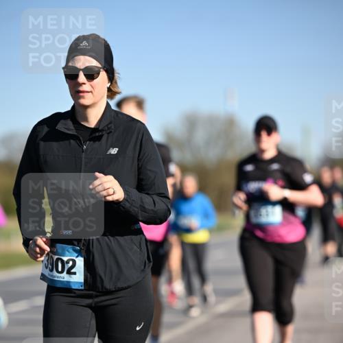 06.04.2025 - 44. Internationalen Wilhelmsburger Insellauf Dr. Thomas Lammeyer http://msf.ph/oto/7565437 06.04.2025 09:40:46 Laufen 902 meine-sportfotos.de