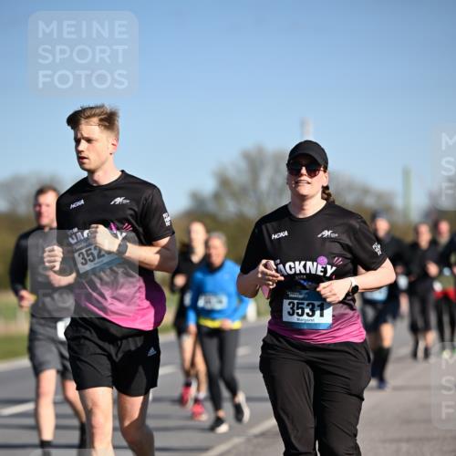 06.04.2025 - 44. Internationalen Wilhelmsburger Insellauf Dr. Thomas Lammeyer http://msf.ph/oto/7565453 06.04.2025 09:40:46 Laufen 352, 3531 meine-sportfotos.de