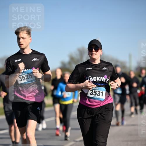 06.04.2025 - 44. Internationalen Wilhelmsburger Insellauf Dr. Thomas Lammeyer http://msf.ph/oto/7565460 06.04.2025 09:40:47 Laufen 3525, 3531 meine-sportfotos.de