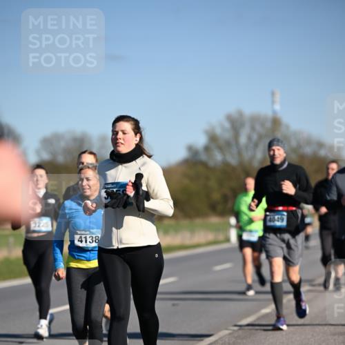 06.04.2025 - 44. Internationalen Wilhelmsburger Insellauf Dr. Thomas Lammeyer http://msf.ph/oto/7565480 06.04.2025 09:40:49 Laufen 4138, 40, 49 meine-sportfotos.de