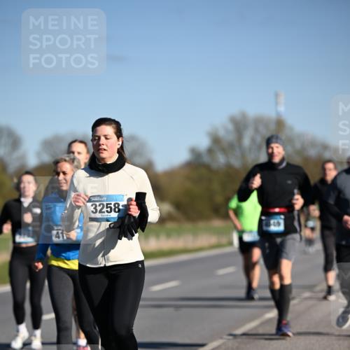 06.04.2025 - 44. Internationalen Wilhelmsburger Insellauf Dr. Thomas Lammeyer http://msf.ph/oto/7565487 06.04.2025 09:40:49 Laufen 4, 3258 meine-sportfotos.de