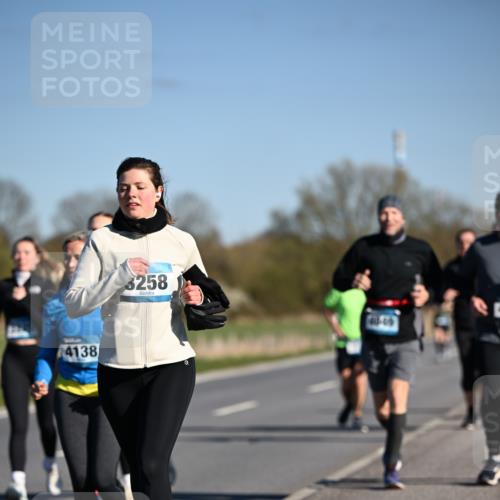 06.04.2025 - 44. Internationalen Wilhelmsburger Insellauf Dr. Thomas Lammeyer http://msf.ph/oto/7565490 06.04.2025 09:40:49 Laufen 4138, 3258 meine-sportfotos.de