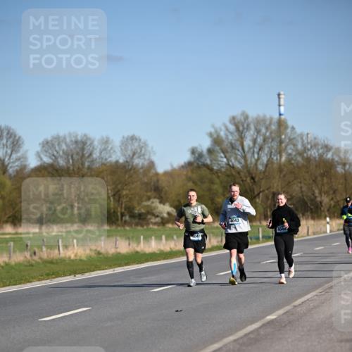06.04.2025 - 44. Internationalen Wilhelmsburger Insellauf Dr. Thomas Lammeyer http://msf.ph/oto/7565644 06.04.2025 09:40:59 Laufen 4041, 4043, 4042 meine-sportfotos.de