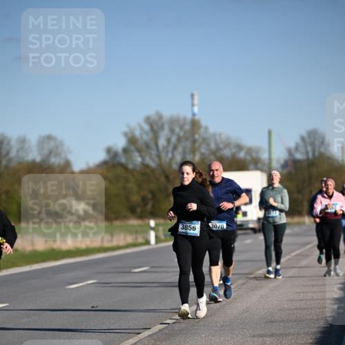 06.04.2025 - 44. Internationalen Wilhelmsburger Insellauf Dr. Thomas Lammeyer http://msf.ph/oto/7565654 06.04.2025 09:41:06 Laufen 3856, 3070 meine-sportfotos.de