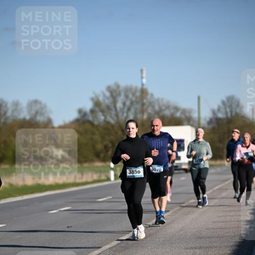 06.04.2025 - 44. Internationalen Wilhelmsburger Insellauf Dr. Thomas Lammeyer http://msf.ph/oto/7565660 06.04.2025 09:41:06 Laufen 3856, 3070 meine-sportfotos.de