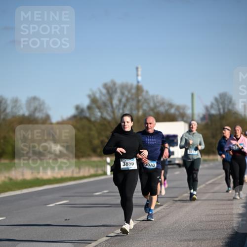 06.04.2025 - 44. Internationalen Wilhelmsburger Insellauf Dr. Thomas Lammeyer http://msf.ph/oto/7565663 06.04.2025 09:41:06 Laufen 3855, 3070 meine-sportfotos.de