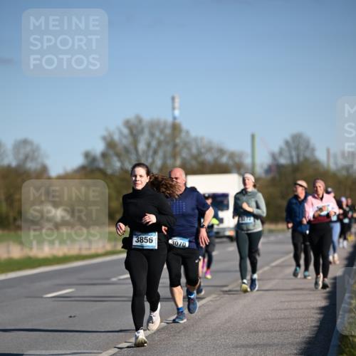 06.04.2025 - 44. Internationalen Wilhelmsburger Insellauf Dr. Thomas Lammeyer http://msf.ph/oto/7565672 06.04.2025 09:41:07 Laufen 3856, 3070 meine-sportfotos.de