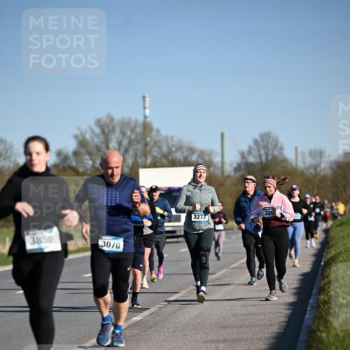 06.04.2025 - 44. Internationalen Wilhelmsburger Insellauf Dr. Thomas Lammeyer http://msf.ph/oto/7565678 06.04.2025 09:41:08 Laufen 385, 3070, 3272, 326 meine-sportfotos.de