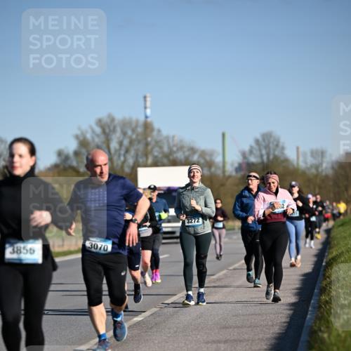 06.04.2025 - 44. Internationalen Wilhelmsburger Insellauf Dr. Thomas Lammeyer http://msf.ph/oto/7565683 06.04.2025 09:41:09 Laufen 3070, 3856, 3272 meine-sportfotos.de