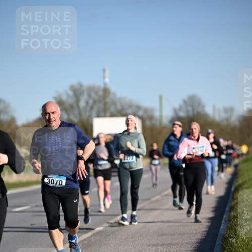 06.04.2025 - 44. Internationalen Wilhelmsburger Insellauf Dr. Thomas Lammeyer http://msf.ph/oto/7565689 06.04.2025 09:41:09 Laufen 3070, 3262 meine-sportfotos.de