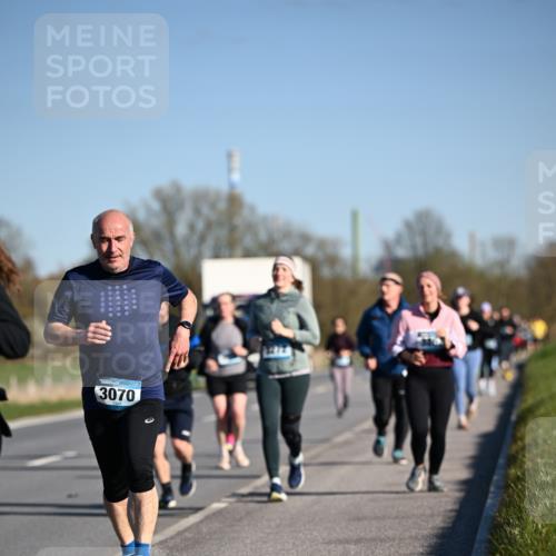 06.04.2025 - 44. Internationalen Wilhelmsburger Insellauf Dr. Thomas Lammeyer http://msf.ph/oto/7565692 06.04.2025 09:41:10 Laufen 3070 meine-sportfotos.de