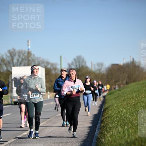 06.04.2025 - 44. Internationalen Wilhelmsburger Insellauf Dr. Thomas Lammeyer http://msf.ph/oto/7565707 06.04.2025 09:41:11 Laufen 3262, 3272 meine-sportfotos.de