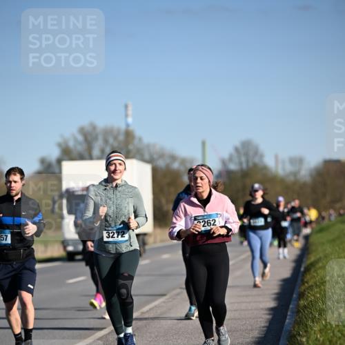 06.04.2025 - 44. Internationalen Wilhelmsburger Insellauf Dr. Thomas Lammeyer http://msf.ph/oto/7565718 06.04.2025 09:41:12 Laufen 257, 3272, 262 meine-sportfotos.de
