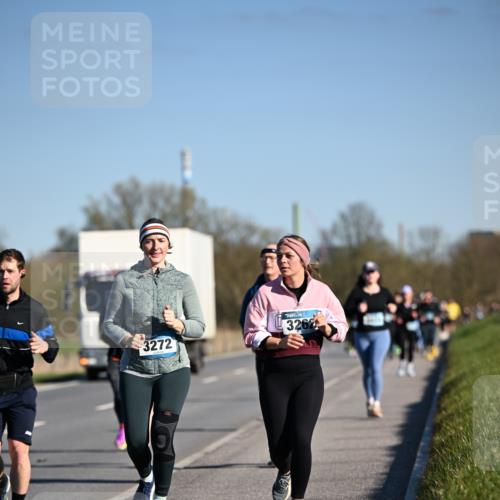 06.04.2025 - 44. Internationalen Wilhelmsburger Insellauf Dr. Thomas Lammeyer http://msf.ph/oto/7565722 06.04.2025 09:41:12 Laufen 3262, 3272 meine-sportfotos.de