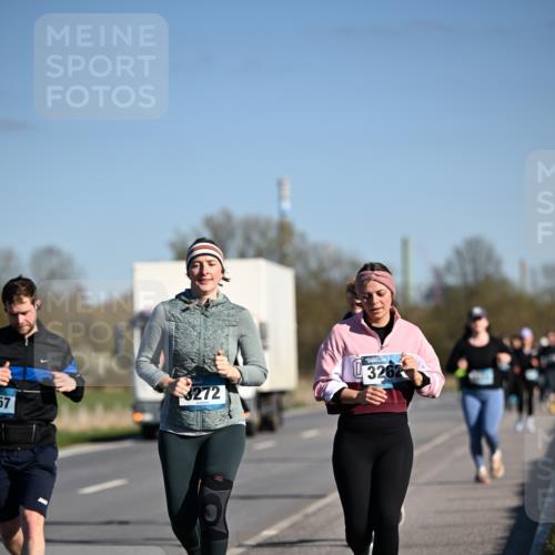 06.04.2025 - 44. Internationalen Wilhelmsburger Insellauf Dr. Thomas Lammeyer http://msf.ph/oto/7565735 06.04.2025 09:41:13 Laufen 57, 3272, 3262 meine-sportfotos.de