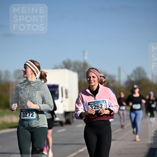 06.04.2025 - 44. Internationalen Wilhelmsburger Insellauf Dr. Thomas Lammeyer http://msf.ph/oto/7565760 06.04.2025 09:41:14 Laufen 3272, 3262 meine-sportfotos.de