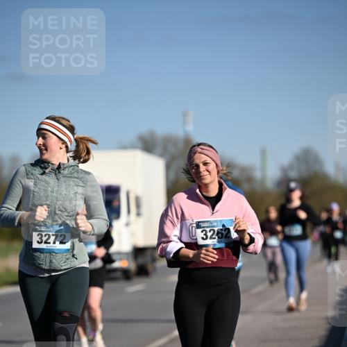 06.04.2025 - 44. Internationalen Wilhelmsburger Insellauf Dr. Thomas Lammeyer http://msf.ph/oto/7565765 06.04.2025 09:41:14 Laufen 3272, 3262 meine-sportfotos.de