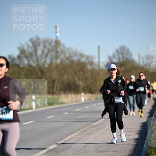 06.04.2025 - 44. Internationalen Wilhelmsburger Insellauf Dr. Thomas Lammeyer http://msf.ph/oto/7565861 06.04.2025 09:41:25 Laufen 210, 800 meine-sportfotos.de