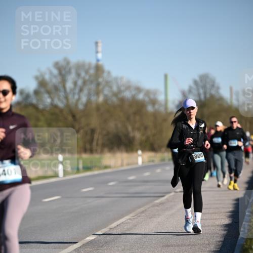 06.04.2025 - 44. Internationalen Wilhelmsburger Insellauf Dr. Thomas Lammeyer http://msf.ph/oto/7565863 06.04.2025 09:41:25 Laufen 401, 800 meine-sportfotos.de
