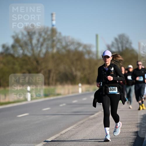 06.04.2025 - 44. Internationalen Wilhelmsburger Insellauf Dr. Thomas Lammeyer http://msf.ph/oto/7565871 06.04.2025 09:41:25 Laufen 800 meine-sportfotos.de