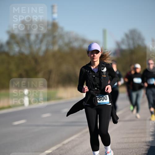 06.04.2025 - 44. Internationalen Wilhelmsburger Insellauf Dr. Thomas Lammeyer http://msf.ph/oto/7565878 06.04.2025 09:41:27 Laufen 800 meine-sportfotos.de