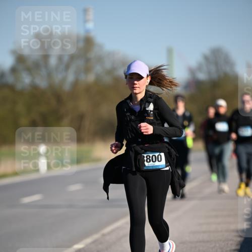 06.04.2025 - 44. Internationalen Wilhelmsburger Insellauf Dr. Thomas Lammeyer http://msf.ph/oto/7565888 06.04.2025 09:41:27 Laufen 800 meine-sportfotos.de