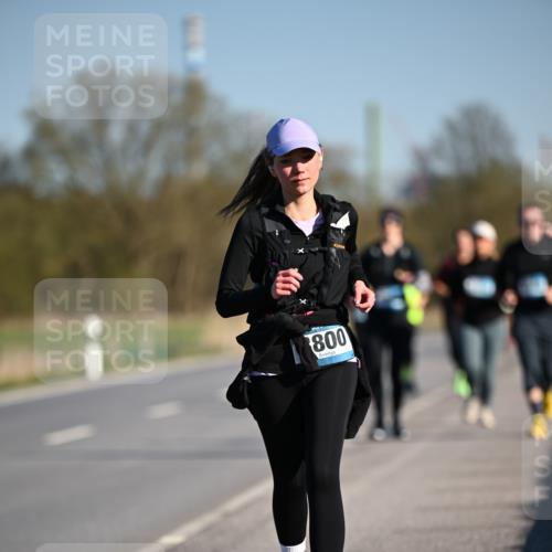 06.04.2025 - 44. Internationalen Wilhelmsburger Insellauf Dr. Thomas Lammeyer http://msf.ph/oto/7565893 06.04.2025 09:41:27 Laufen 800 meine-sportfotos.de