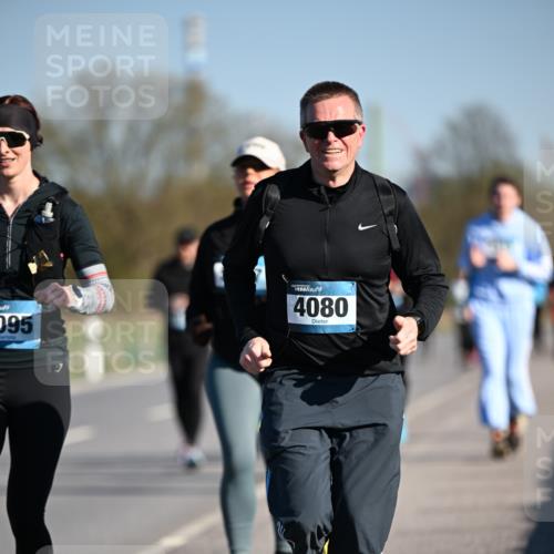 06.04.2025 - 44. Internationalen Wilhelmsburger Insellauf Dr. Thomas Lammeyer http://msf.ph/oto/7565972 06.04.2025 09:41:36 Laufen 095, 4080 meine-sportfotos.de