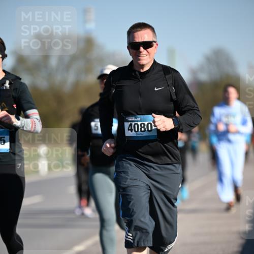 06.04.2025 - 44. Internationalen Wilhelmsburger Insellauf Dr. Thomas Lammeyer http://msf.ph/oto/7565975 06.04.2025 09:41:36 Laufen 5, 4080 meine-sportfotos.de