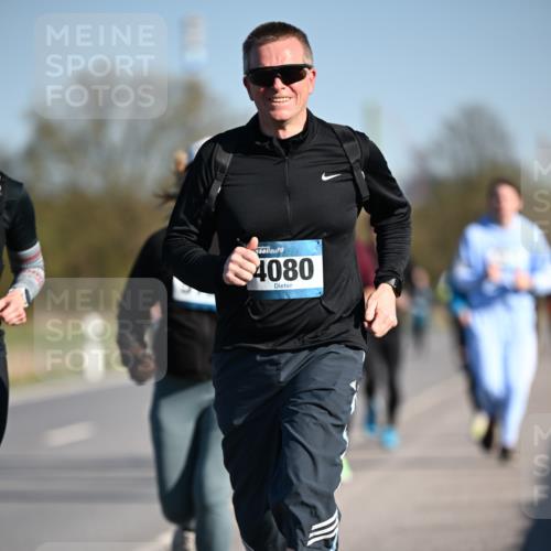 06.04.2025 - 44. Internationalen Wilhelmsburger Insellauf Dr. Thomas Lammeyer http://msf.ph/oto/7565982 06.04.2025 09:41:36 Laufen 4080 meine-sportfotos.de